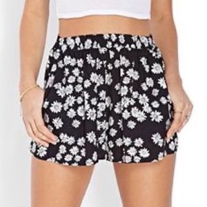 Daisy Linen Shorts